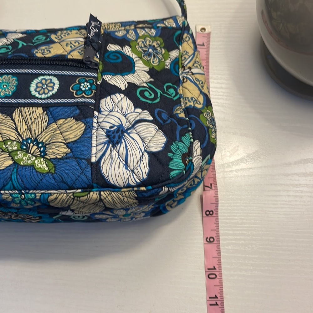 Vera Bradley Bag - Picture 4 of 8